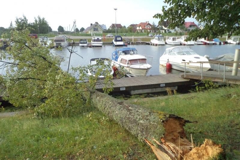 Škvalas pajūryje: gyventojai laukia antros bangos, sinoptikai ramina 