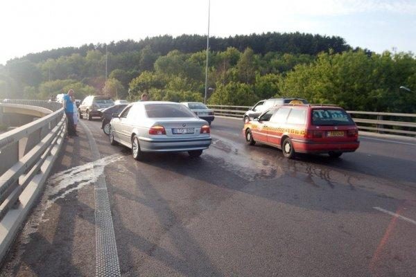 Trečiadienio vakaras Vilniuje: trys avarijos, apgadinti septyni automobiliai