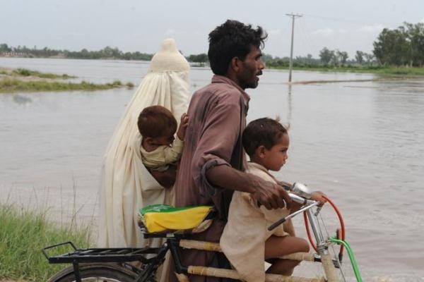 Dėl pagalbos Pakistanui Vakarai varžosi su ekstremistais