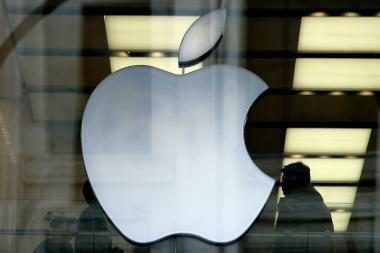 „Apple“ kaltinama rimtu konkurencijos nusikaltimu, kuris paveikė el. knygų kainas