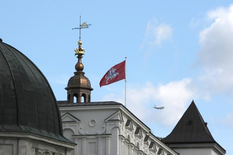 Parlamentarai turės apsispręsti dėl istorinės vėliavos naudojimo