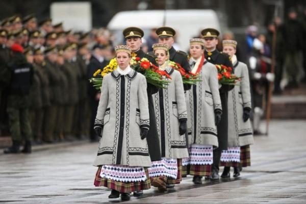 Vilniaus centre šventine rikiuote ir paradu paminėta Kariuomenės diena