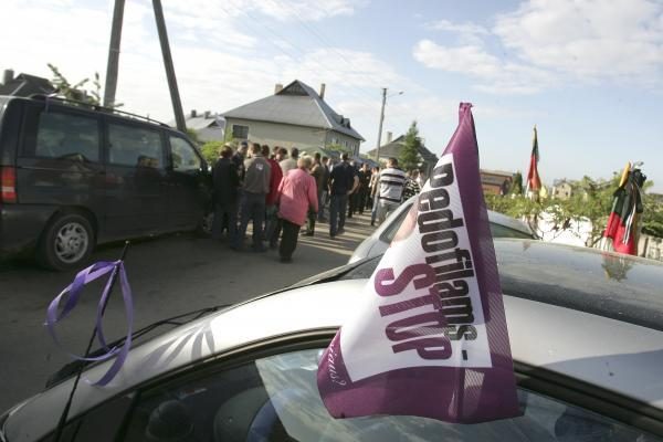 Teismas liepė skubiai paimti D.Kedžio dukrą iš senelių namų 