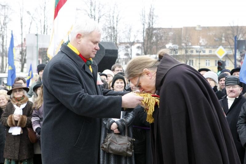 Uostamiestyje Vasario 16-oji – po partinėm vėliavom