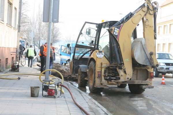 Vandentiekio avarija Minijos gatvėje sukėlė spūstis