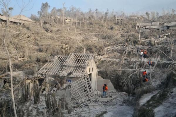 Indonezijoje cunamio aukų padaugėjo iki 343