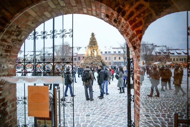 Ištekėjusiai Dž. Butkutei palinkėjo susilaukti 12 vaikų