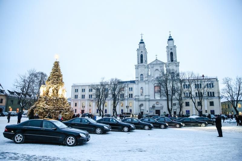 Ištekėjusiai Dž. Butkutei palinkėjo susilaukti 12 vaikų