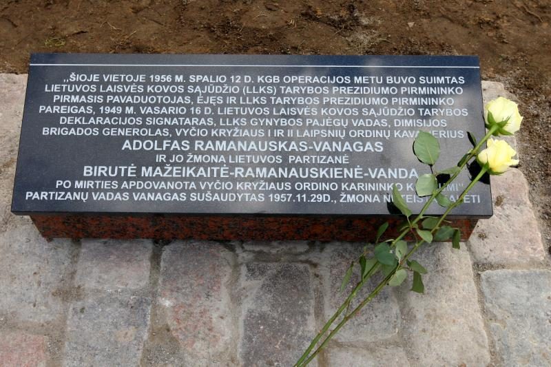 Žaliakalnyje – paminklas partizanų vadui A.Ramanauskui-Vanagui
