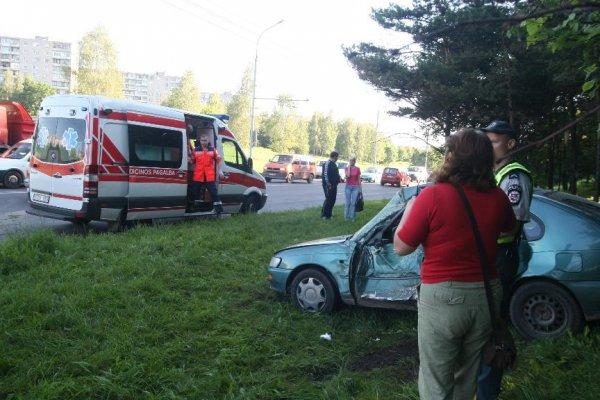 Vilniuje per avariją nukentėjęs vairuotojas mirė ligoninėje