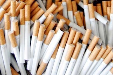 Lietuviai gerokai mažiau perka cigarečių ir konditerijos gaminių