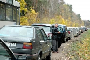 Vėlinių savaitgalį keliuose ramiau, tačiau nelaimių neišvengiama