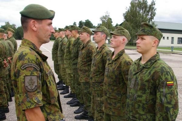 Būtinieji kariniai mokymai: ateina vis jaunesni jaunuoliai 