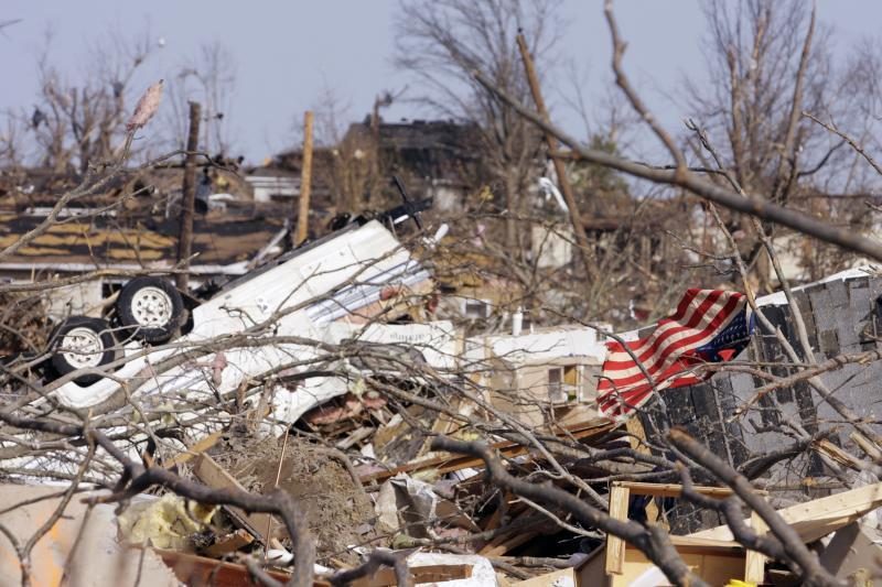 JAV vidurio vakaruose tornadai nusinešė devynias gyvybes