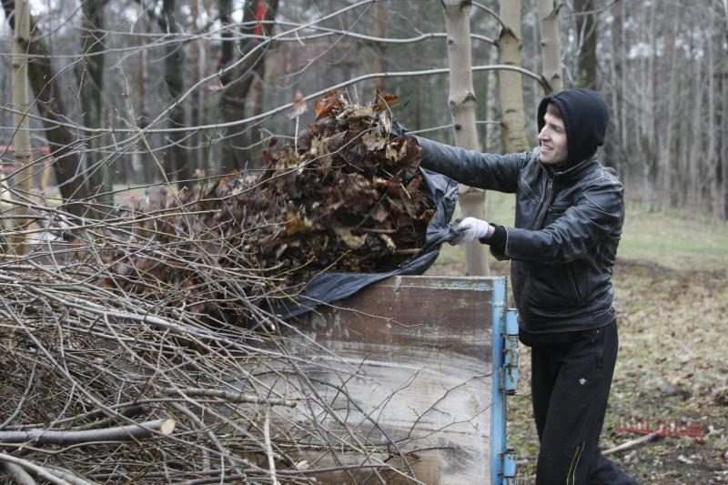 Klaipėdos Jūros parką švarino talkininkai