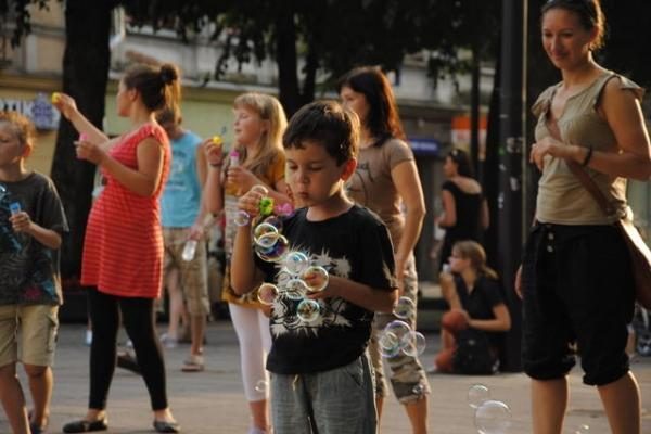 Pirmadienį Soboras skendo muilo burbuluose