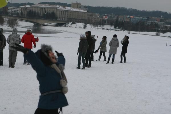 Už pasimėtymą sniegu - bauda ir savivaldybės įspėjimas