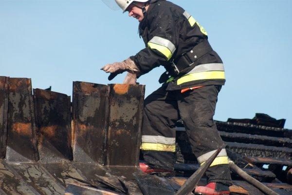 Per gaisrą Lentvaryje uždaryta viena pagrindinių gatvių