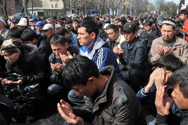 Kirgizijoje per prezidento rinkimus užfiksuota „reikšmingų pažeidimų“
