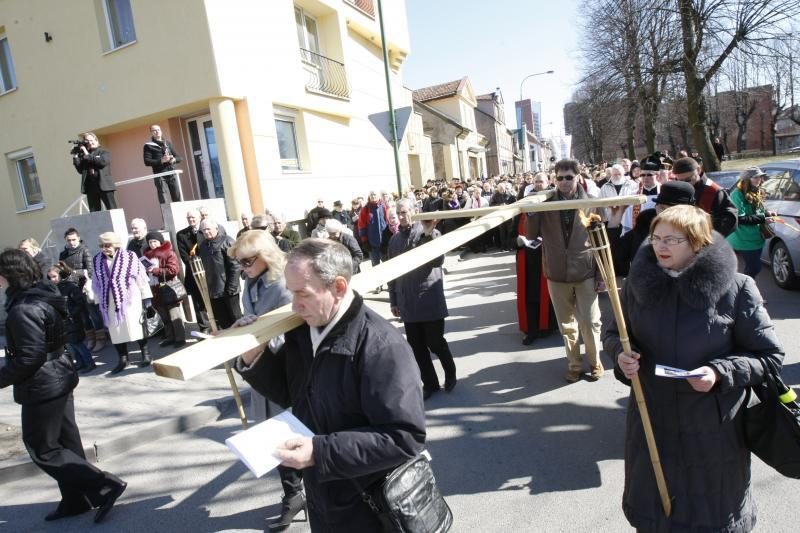 Keli tūkstančiai klaipėdiečių pakartojo Kryžiaus kelią