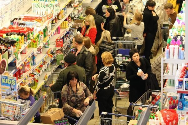 Kauno „Akropolį“ apgulė nuolaidų medžiotojai