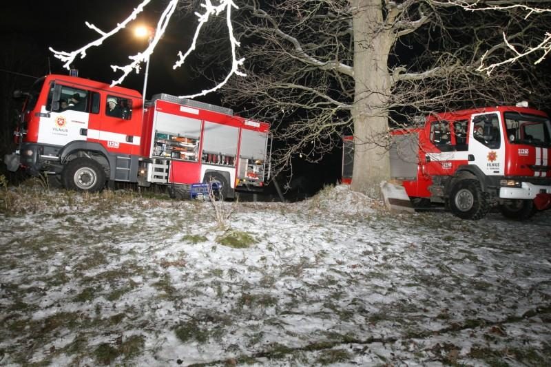 Vilniuje naktį kilo keturi gaisrai, žuvo du žmonės (papildyta)