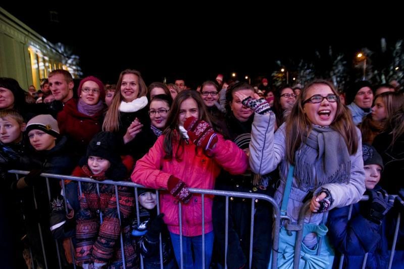 Sostinėje įžiebta aukščiausia Kalėdų eglė Baltijos šalyse