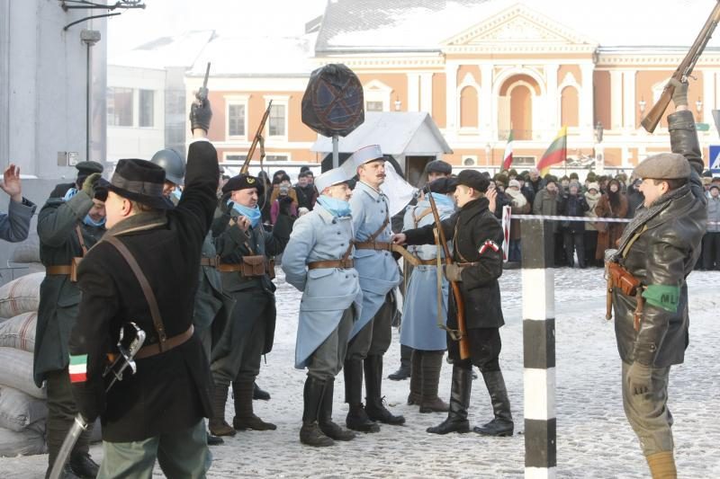 Prefektūros šturmas Teatro aikštėje – įspūdingas kaip ir prieš 90 metų