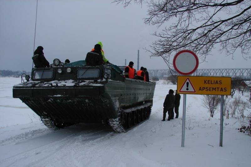 KAM: kariai  visada pasirengę tapti geriausiais civilių draugais