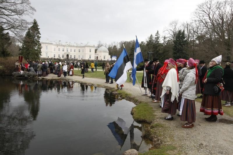 Palangoje į Jurginių linksmybes įsuko folkloro ansambliai