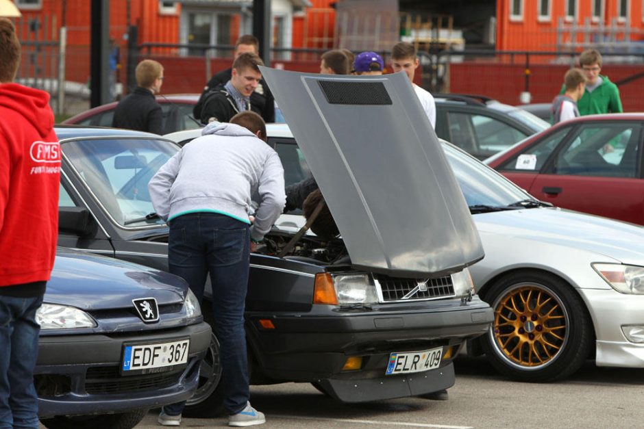 Automobilių paradas Kaune