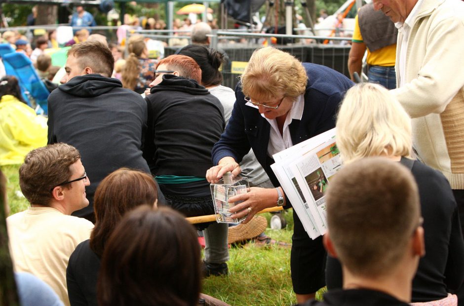 „Akacijų alėjos“ bardai išgąsdino lietų