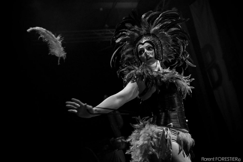 „Balkanakčio“ vakarėlyje su N-18 ženklu – burleskos šokėja iš Prancūzijos