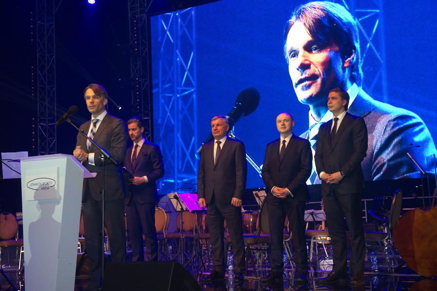 Iškilmingai atidaryta nauja Jonavos sporto arena