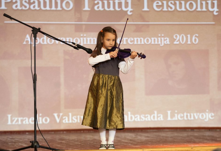 Kauniečių šeimai – apdovanojimas už žydų gelbėjimą 