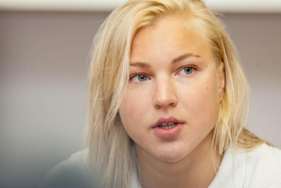 Nežinią nutraukusi R. Meilutytė: pasitikiu naujuoju treneriu