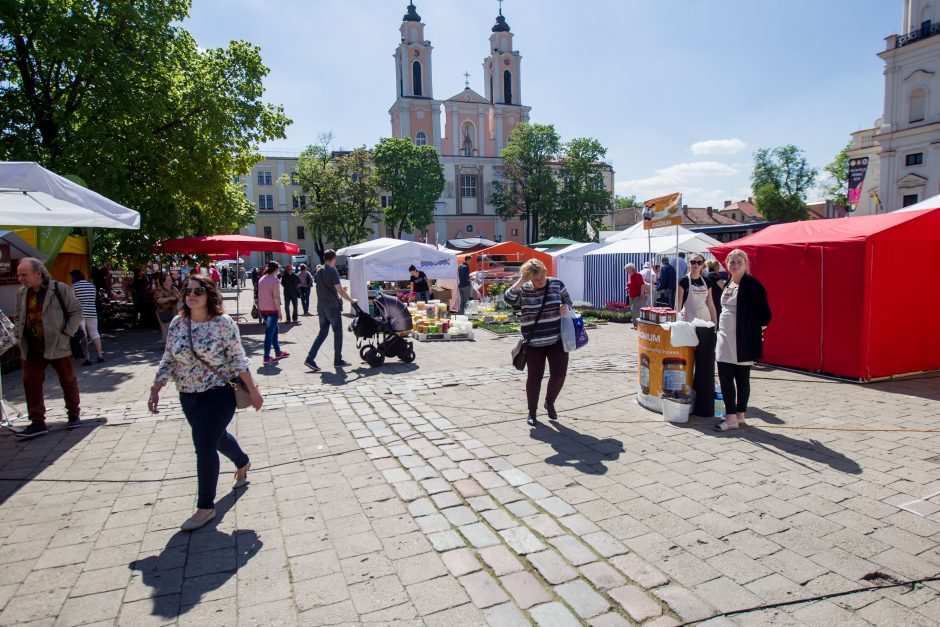 Rotušės aikštėje - istorinis sūris ir dar senesnius laikus menanti duona