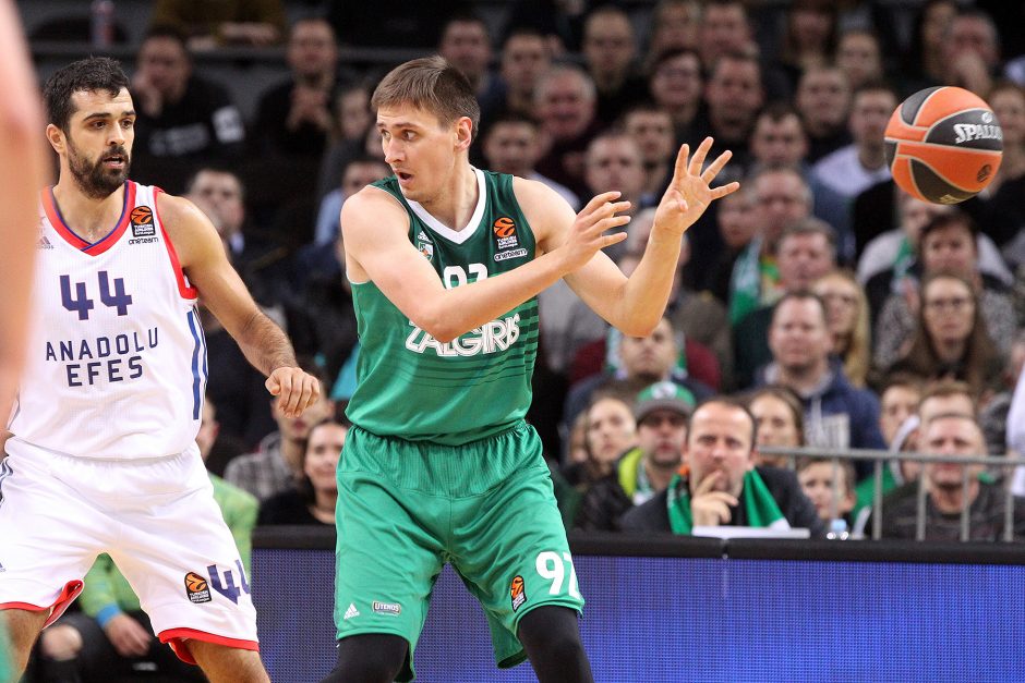 Karjeros rungtynes sužaidusio E. Ulanovo vedamas „Žalgiris“ patiesė „Anadolu Efes“