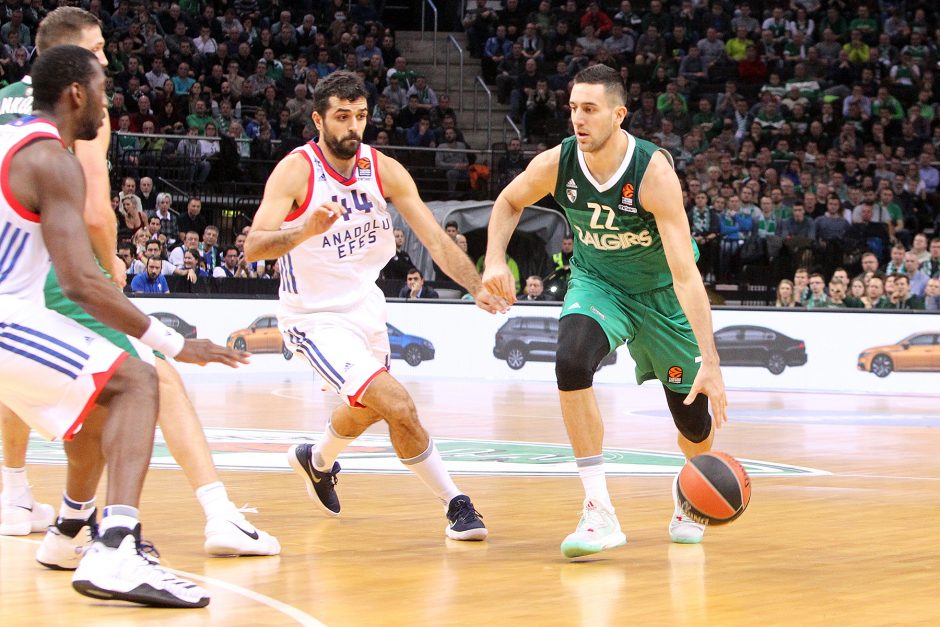 Karjeros rungtynes sužaidusio E. Ulanovo vedamas „Žalgiris“ patiesė „Anadolu Efes“