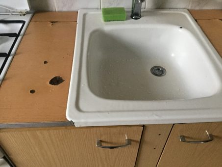 Skelbimas - Pakeisti virtuvės vandens kriauklės spintelę su kriaukle