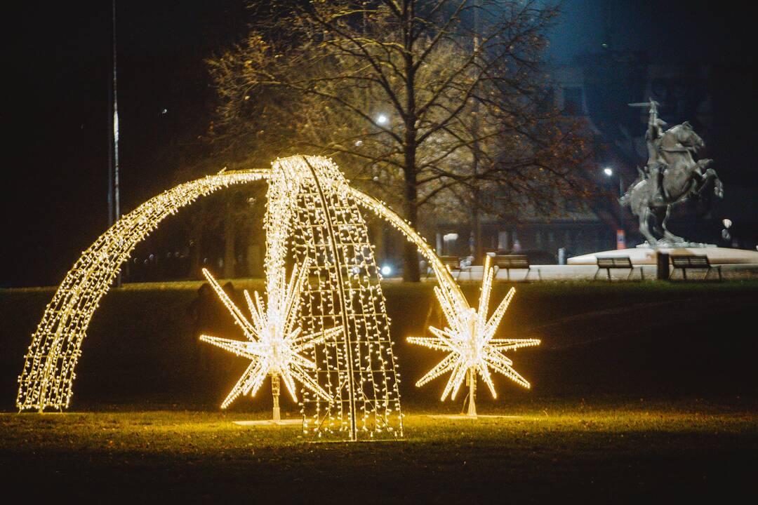Kalėdinės dekoracijos papuošė Kauną
