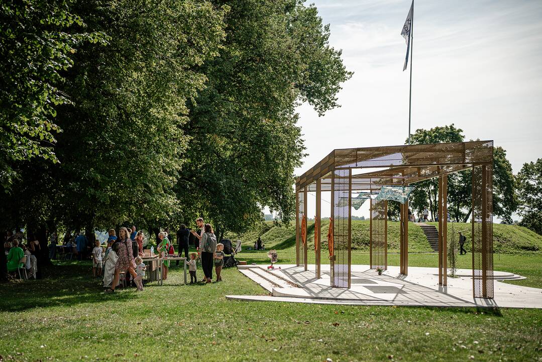 Kauniečius į Pelėdų kalną subūrė tradicinis „Meno piknikas“