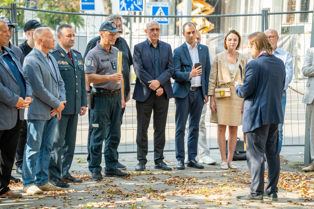 Policijos obelisko kapsulės įkasimo ceremonija