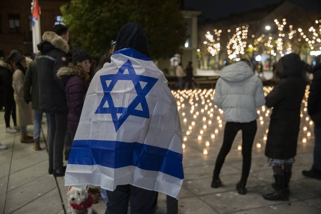 "Hamas" teroro Izraelyje aukoms atminti - 1,4 tūkst. žvakučių