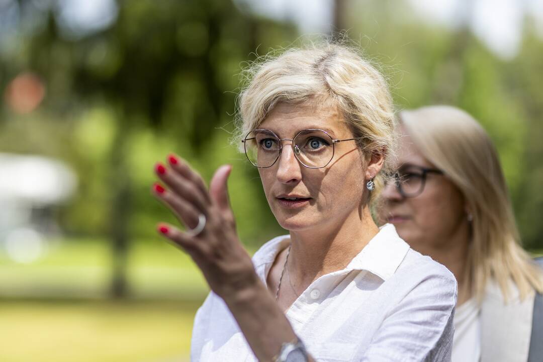 Seimo nariai apsilankė prabangiajame Gulbinų kvartale