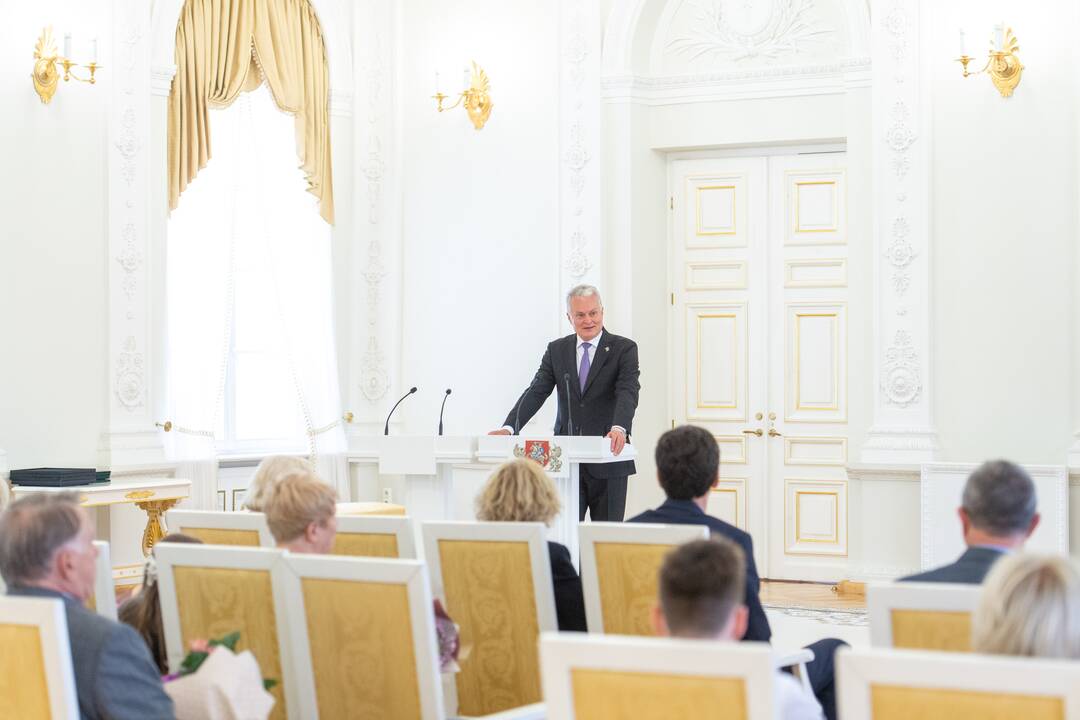 Prezidentas priima teisėjų priesaikas