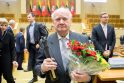 Įvertinimas: disidentas 2017-aisiais Seime atsiėmęs apdovanojimą – už viso gyvenimo nuopelnus Lietuvai skiriamą skulptūrėlę &quot;Žinia&quot;.