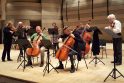 Dirba: Lietuvos valstybinio simfoninio orkestro atstovai ruošiasi kameriniam koncertui Raudondvaryje.