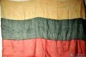 iš marlės pasiūta vėliava, 1957 m. vasario 16 d. naktį iškelta medžių viršūnėse Gailaičių ir Pašilės kaimuose Sedos rajone