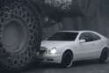 Buldozeris „užlipo“ ant „Mercedes-Benz CLK“